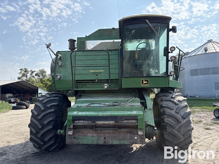 1982-john-deere-8820-image-2