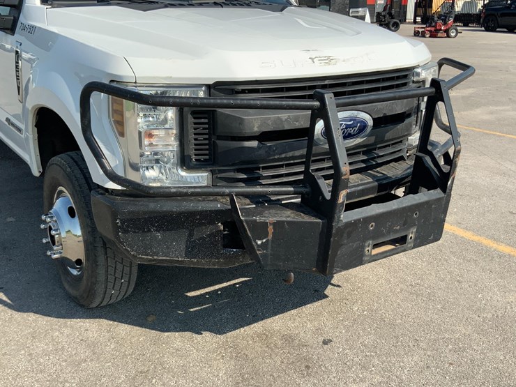 2017-ford-f350-xl-image-14