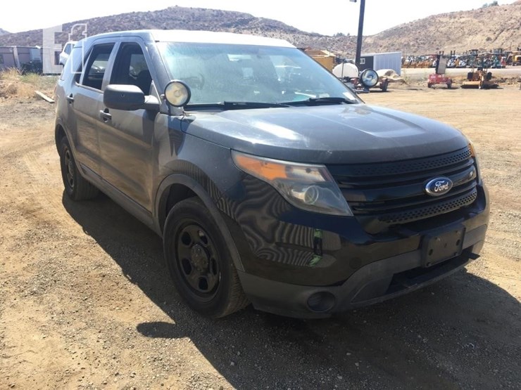 2015-ford-explorer-image-2