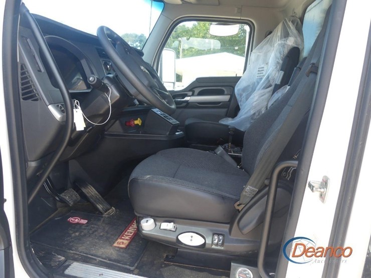 2024-kenworth-t880-image-19