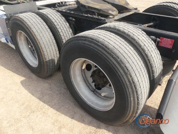 2016-volvo-vnl-truck-tractor,-s/n-4v4nc9eh5gn936388:-t/a,-sleeper,-volvo-d13-425hp-eng.,-ishift-auto,-12.5k-front,-38k-rears,-295/75r22.5-tires,-979k-mi.-image-4