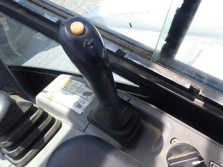 2019-bobcat-e85-image-30