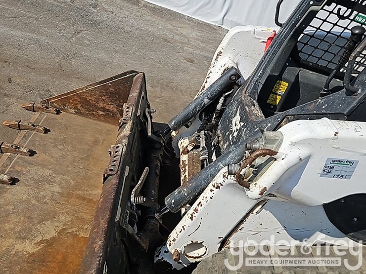 2021-bobcat-t64-image-16
