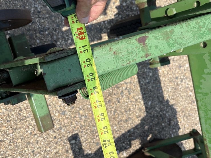 john-deere-845-image-17