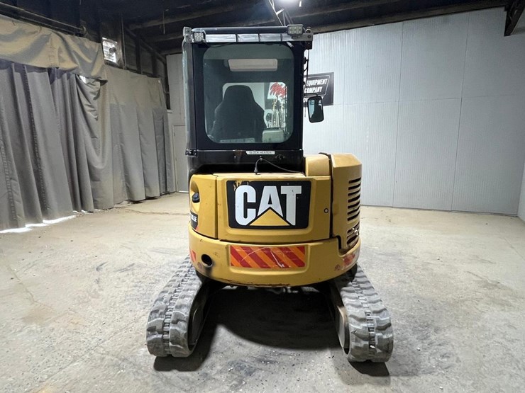 caterpillar-303-image-4