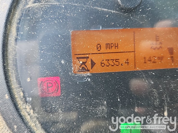 2015-caterpillar-th255c-image-25