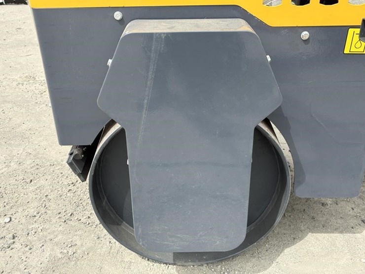 2025-sdlool-sl1000-vibratory-tandem-roller-image-7
