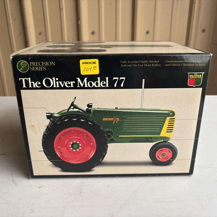 1/16 Oliver 77 Precision NIB Ertl