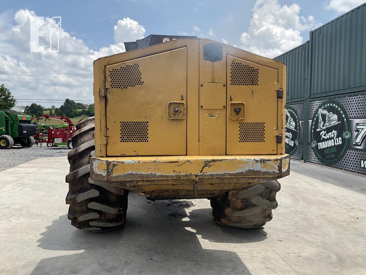 2015-caterpillar-573c-image-3