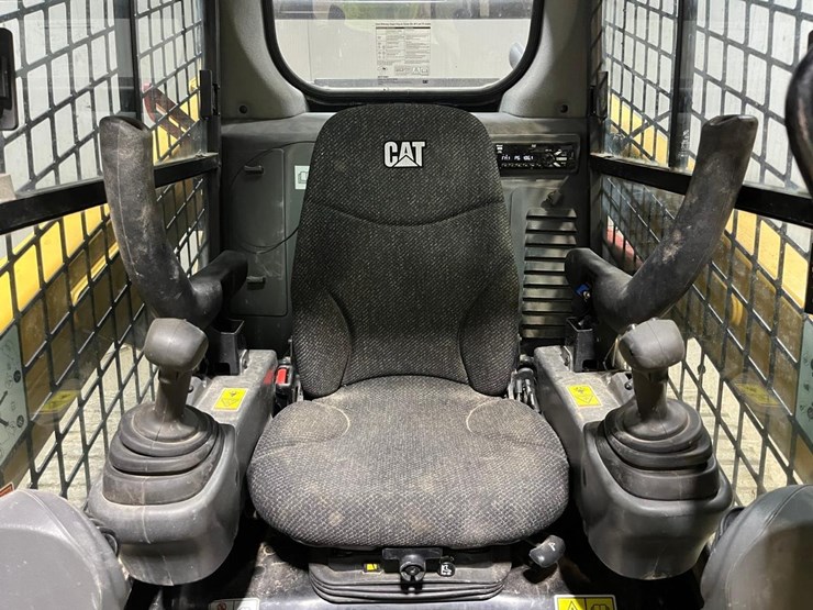 2021-caterpillar-259d-image-24