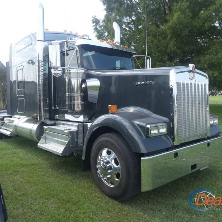 2024 KENWORTH W900L
