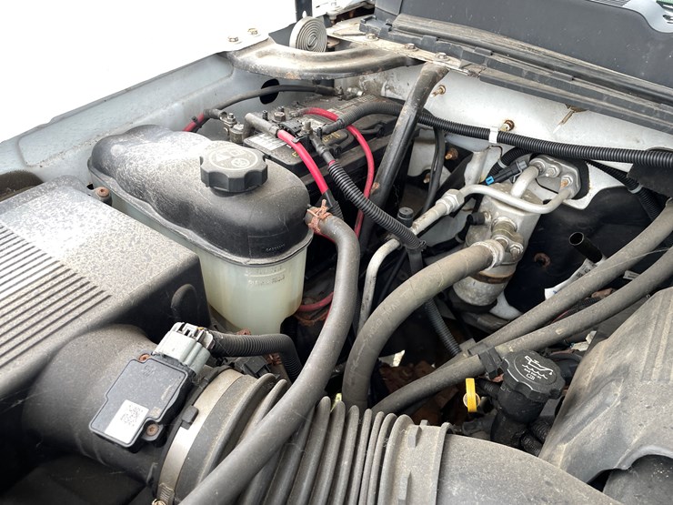 2011-chevrolet-2500-image-26