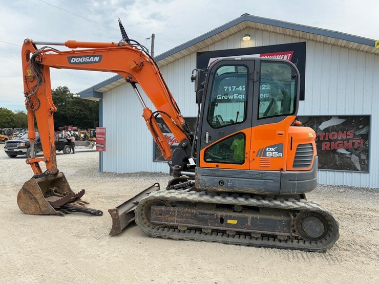 2021-doosan-dx85r-3-image-2