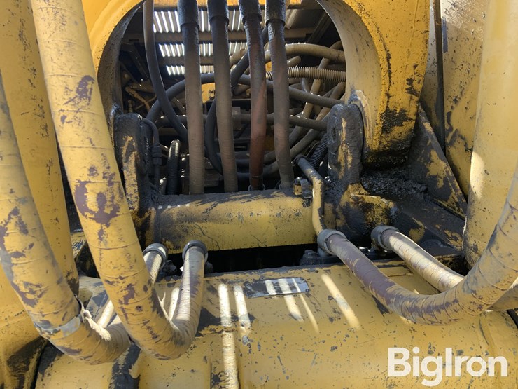 caterpillar-235c-image-15