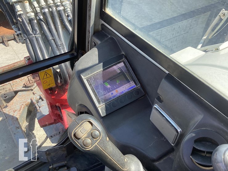 2018-takeuchi-tb260-image-16