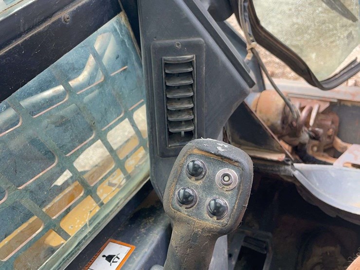 2012-john-deere-329d-image-25