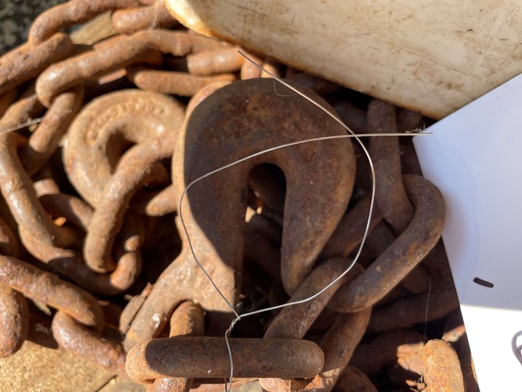 #1693-•-(2)-chains-with-hooks-image-4