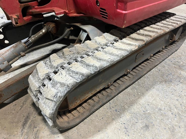 takeuchi-tb235-image-15