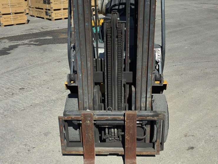 2005-komatsu-fg25sht-14-image-7