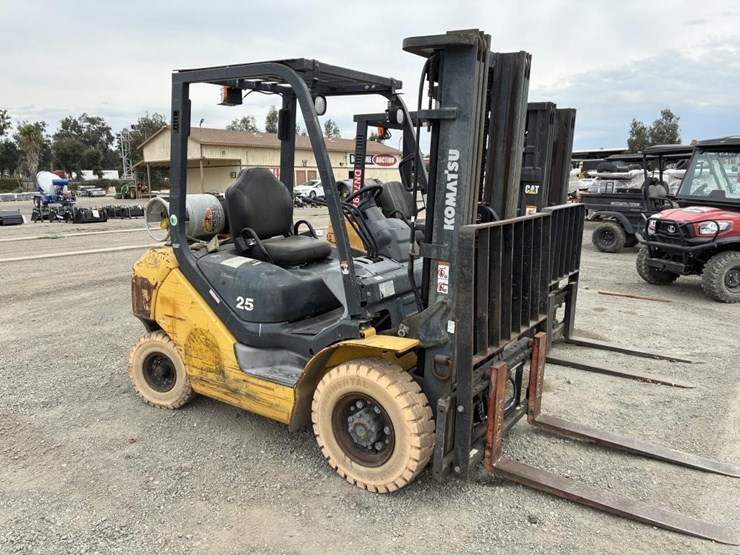 2015-komatsu-fg25ht-16-image-2