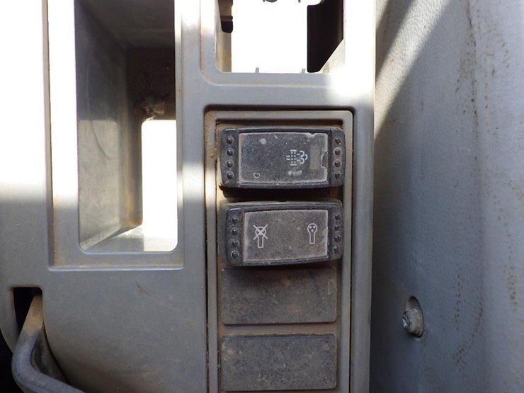 2015-hitachi-zx350-lc-5n-image-42