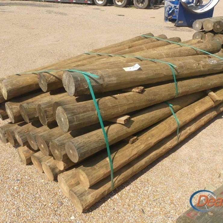 LOT OF (28) ROUND POSTS