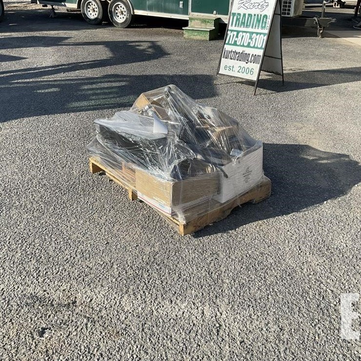 PALLET OF TRUCK PARTS