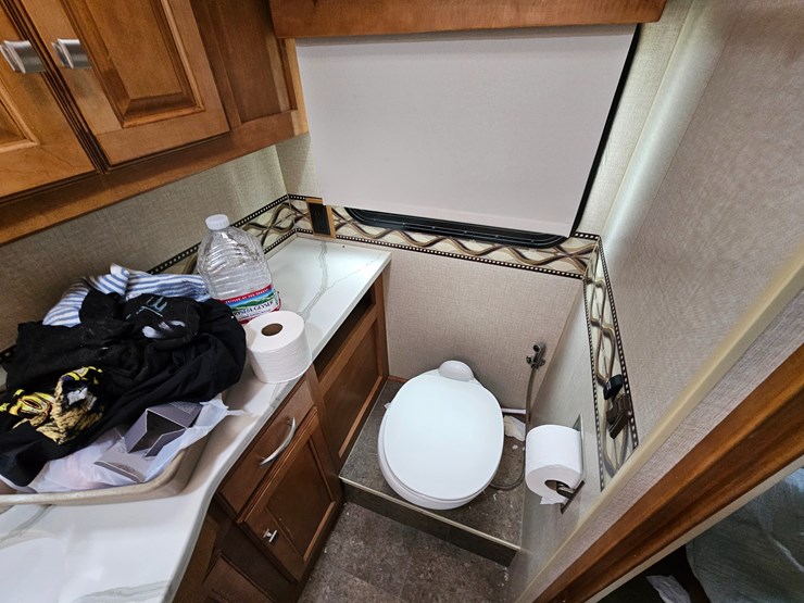 #21543-•-2014-ford-f53-motorhome-image-78
