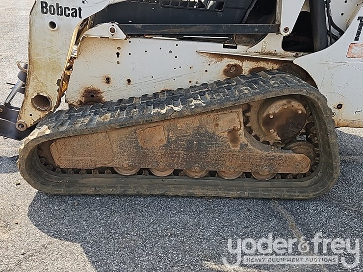 2006-bobcat-t300-image-16