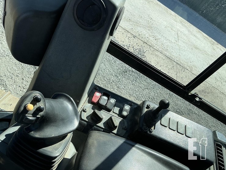 2016-caterpillar-d6k2-xl-image-17