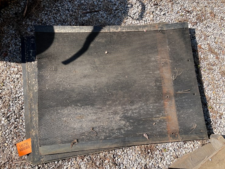 #1676-•-(4)-mud-flaps-image-1