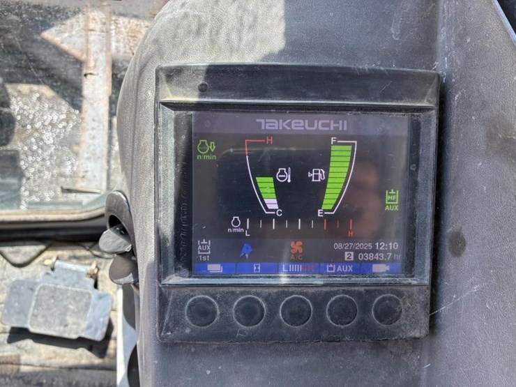 2017-takeuchi-tb290-image-28
