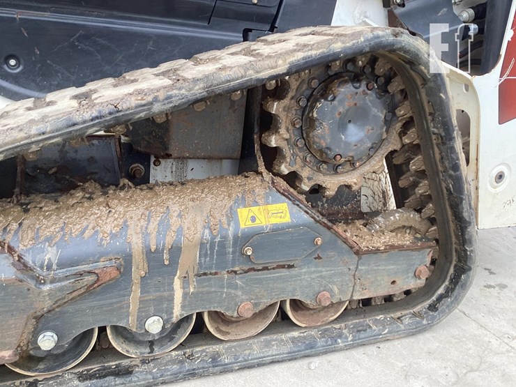 2022-bobcat-t64-image-11