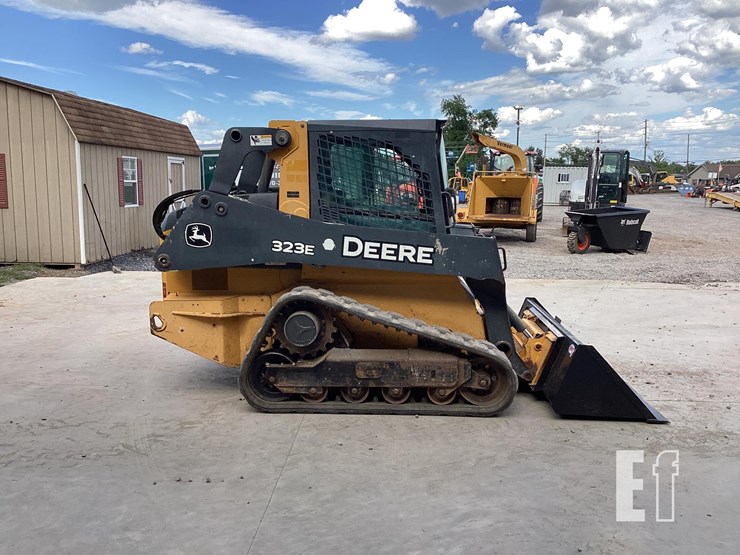 2015-deere-323e-image-5