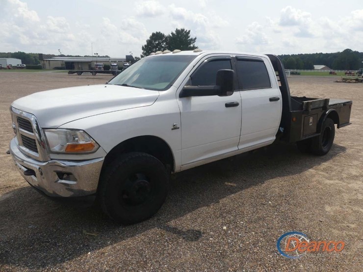2011-dodge-3500-image-12