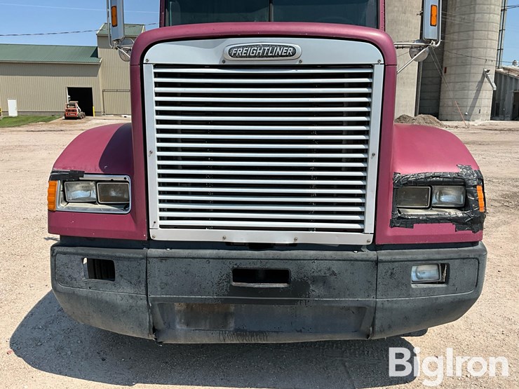 2002-freightliner-fld120-image-19