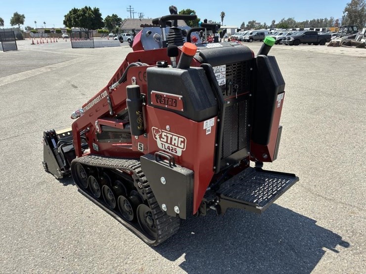 2025-stag-tl-425-skid-steer-track-loader-image-4