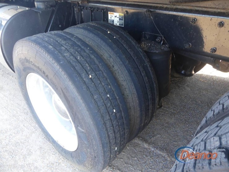 2024-kenworth-t880-image-6