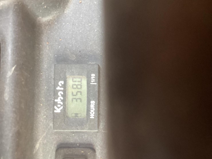 2018-kubota-z122e-image-13