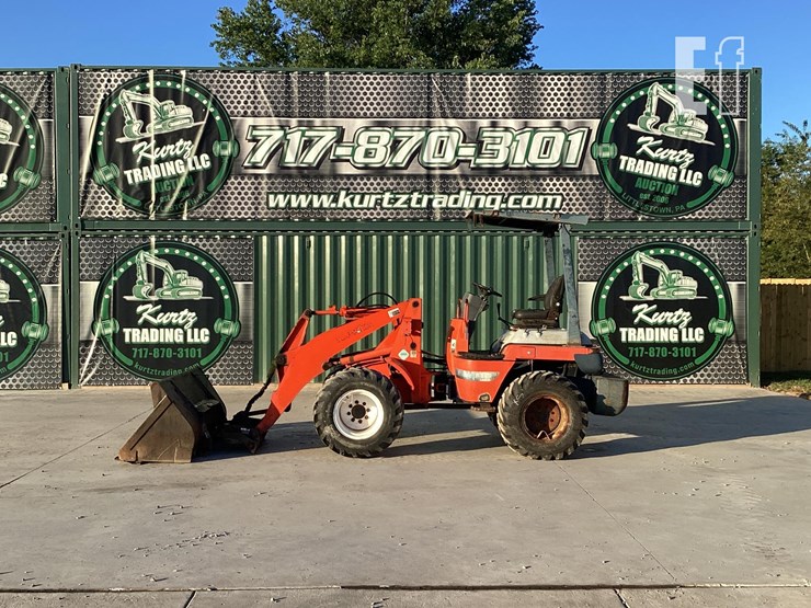2003-kubota-r520s-image-1