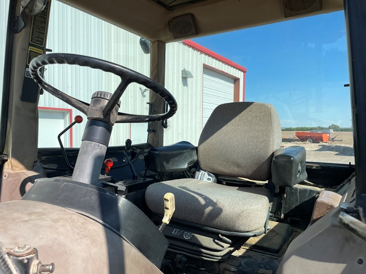 john-deere-3055-image-29