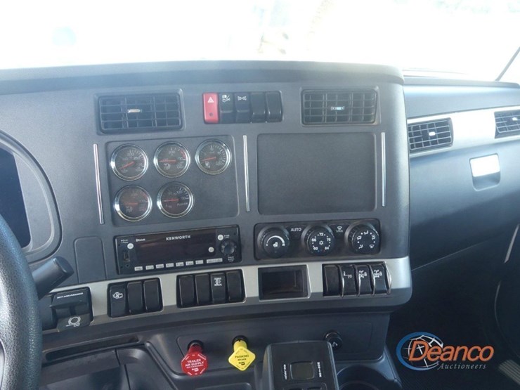 2024-kenworth-t880-image-22