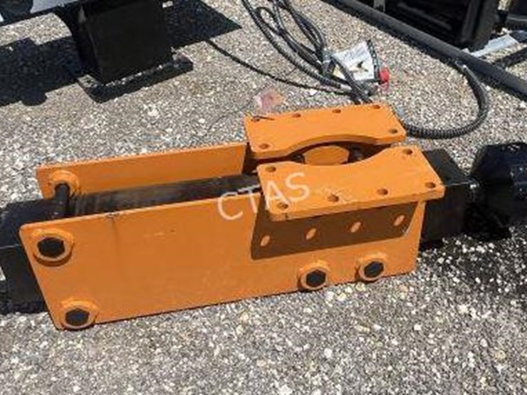 #10-•-wolverine-skid-steer-post-driver-image-3