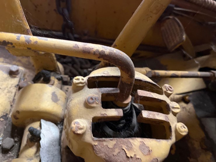 caterpillar-d2-image-48