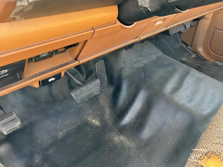 1990-gmc-sierra-2500-image-12