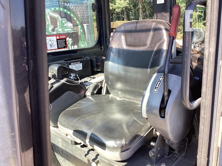 2007-deere-35d-image-15