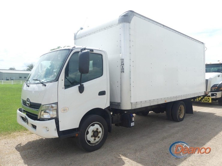2019-hino-195-image-17
