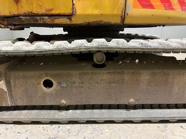 caterpillar-303-image-17