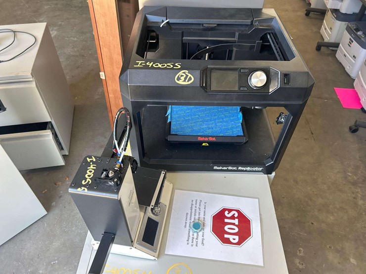 maker-bot-replicator-3d-printer-image-1