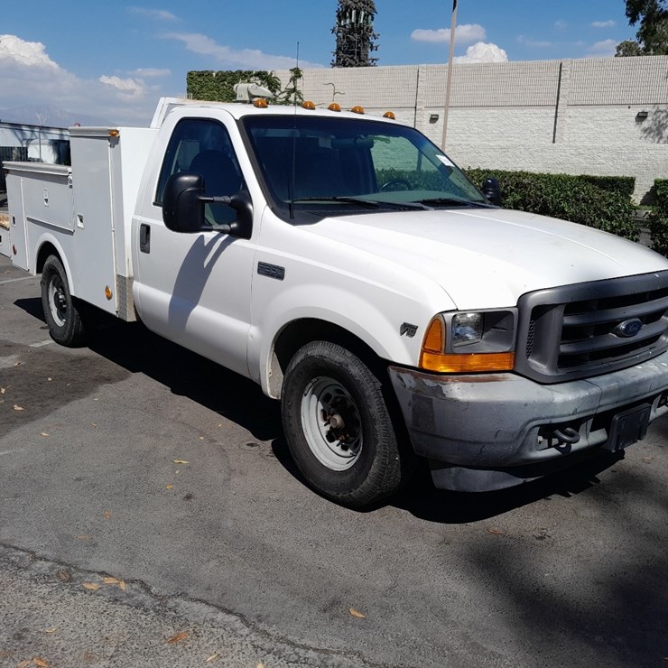 2001 FORD F350 XL